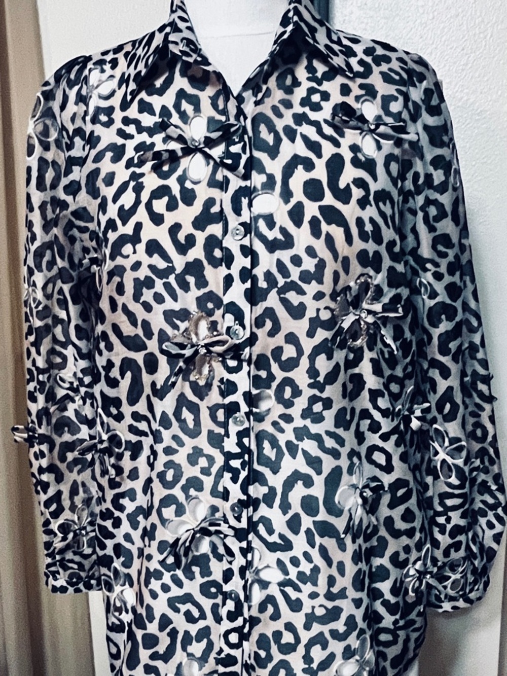 MUY MUY Fancy Collection Sheer Leopard Print Rhinestone